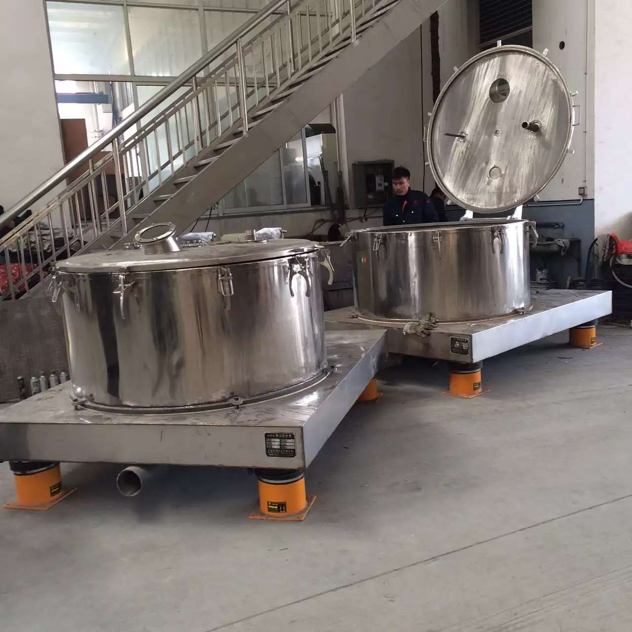 平板四足式小型离心脱水机